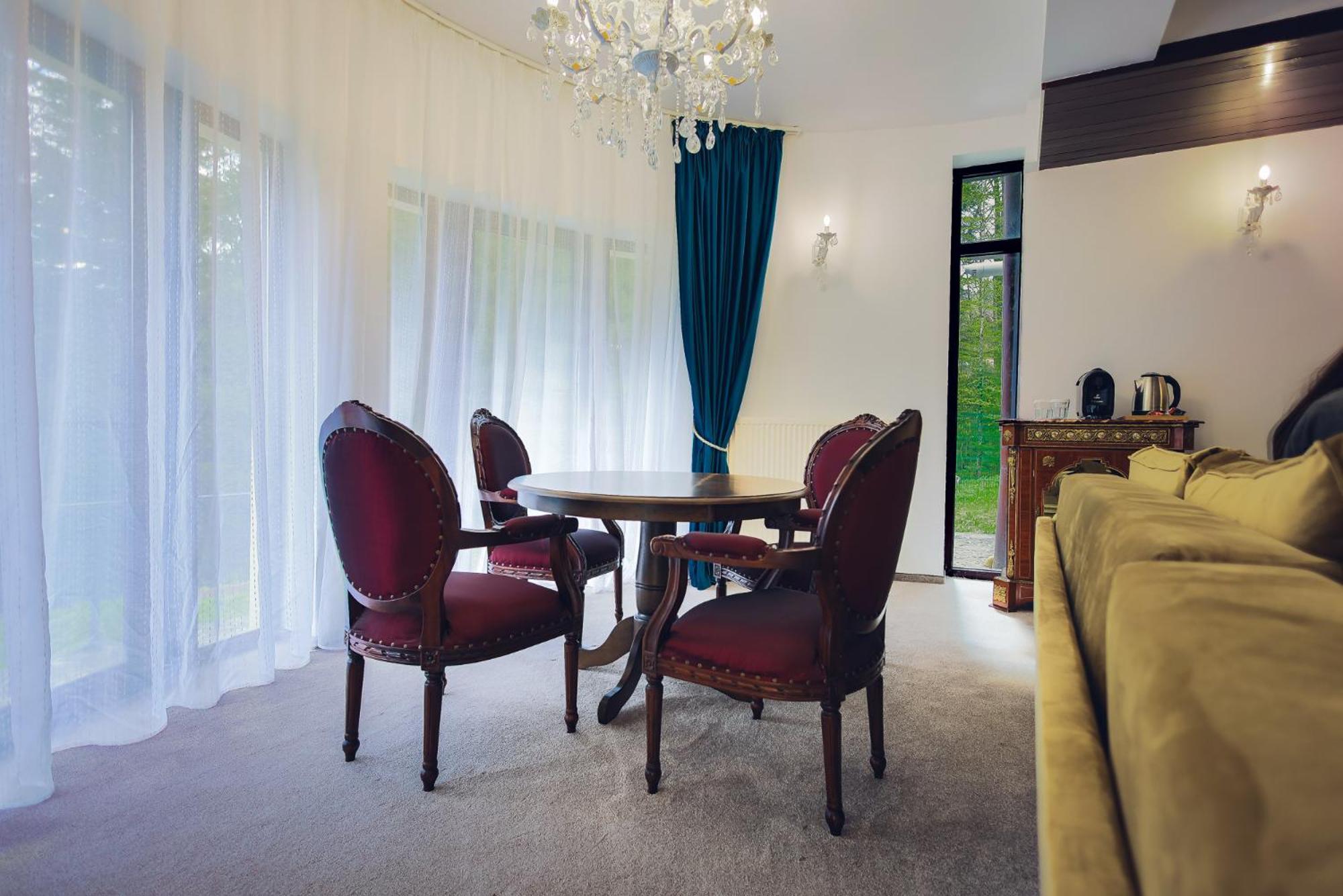 سِنايا Villa Tom المظهر الخارجي الصورة