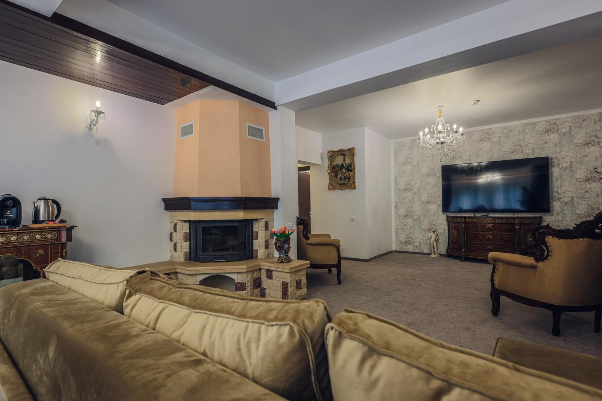سِنايا Villa Tom المظهر الخارجي الصورة