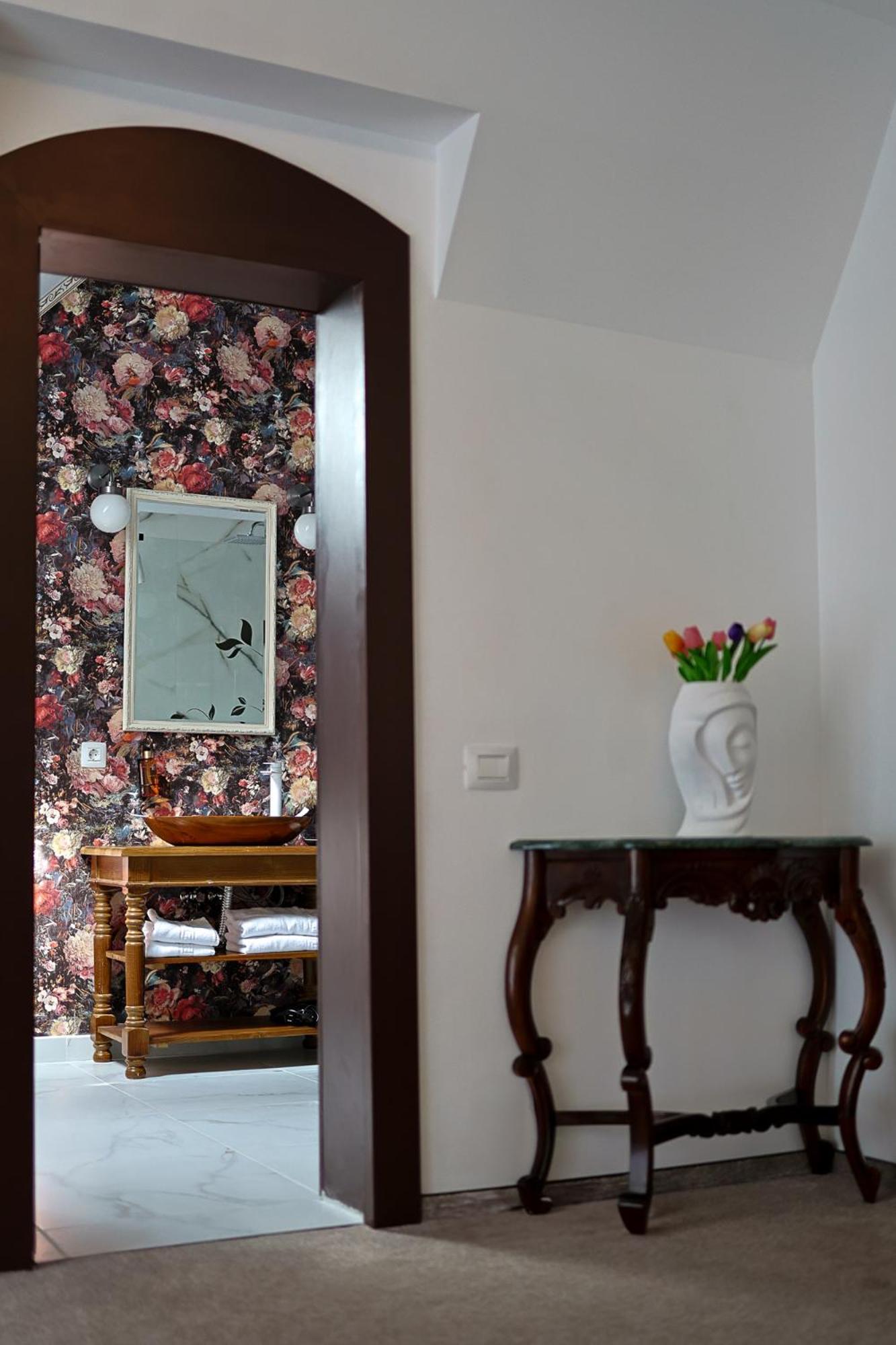 سِنايا Villa Tom المظهر الخارجي الصورة