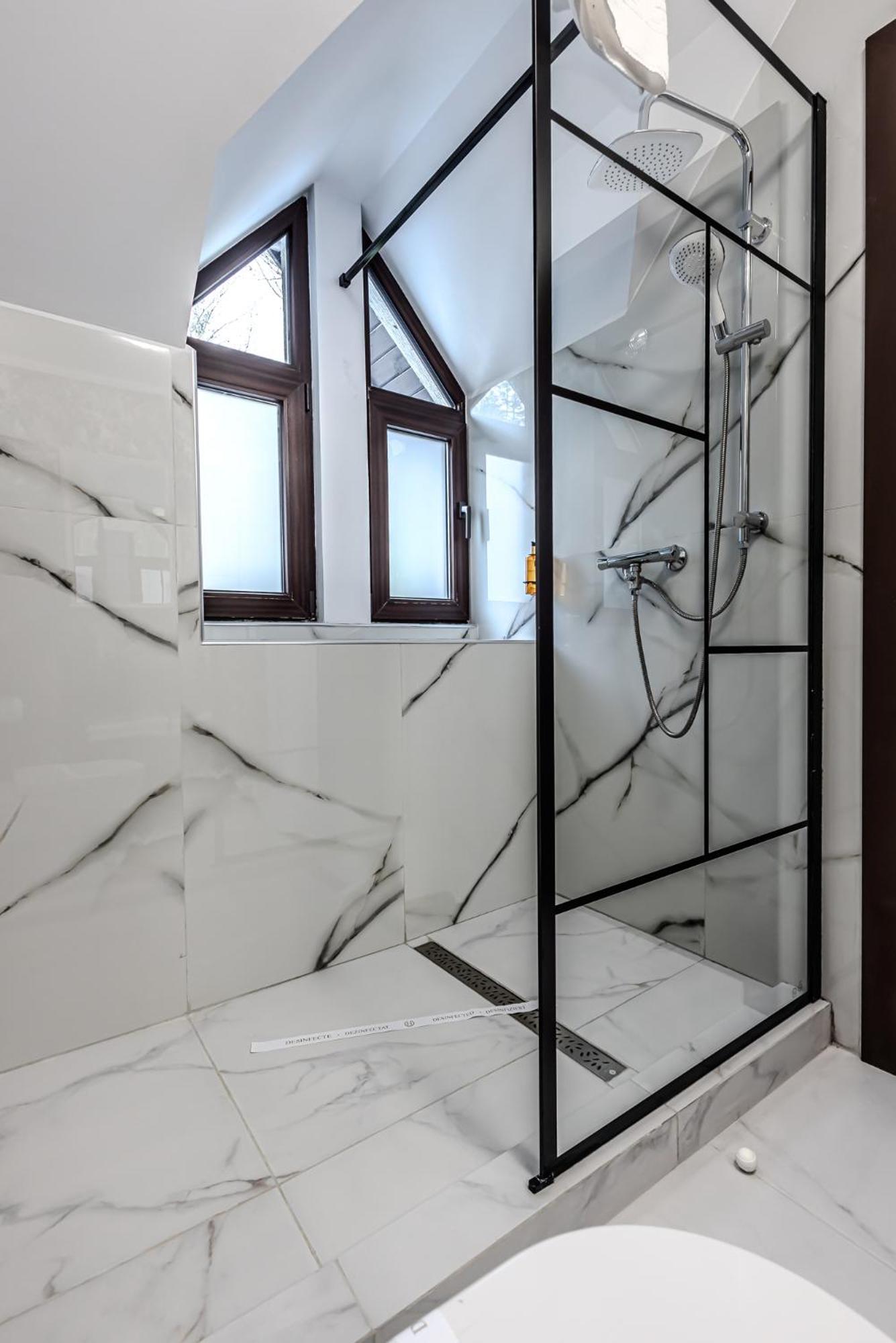 سِنايا Villa Tom المظهر الخارجي الصورة